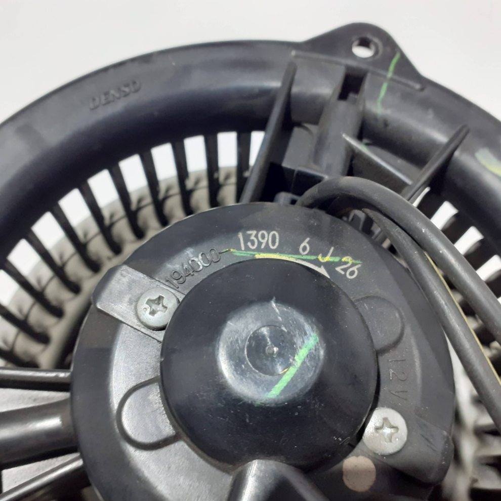 Ventilator Habitaclu Mazda RX-8 2009–> 194000