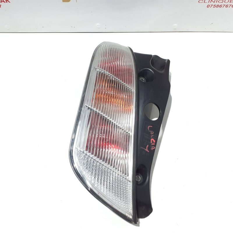 Stop stanga Lancia Ypsilon II 2006-2011