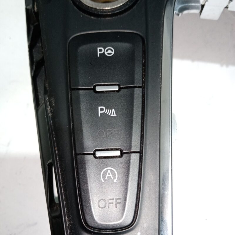 Panou control clima + butoane parcare + ornament consola centrala Ford Focus 3