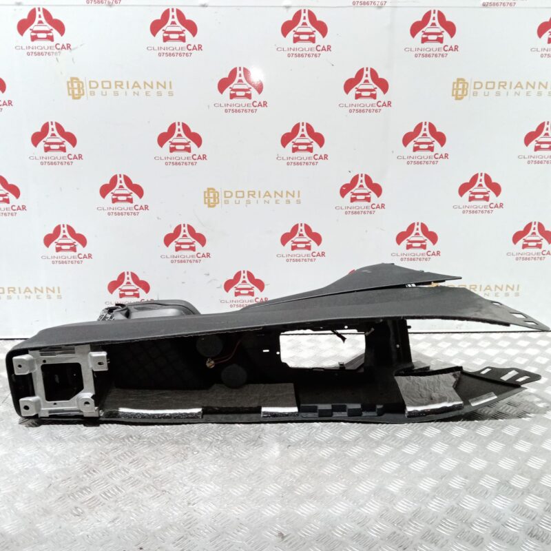 Consola centrala cotiera spate BMW Seria 2 F46 2014 - 2021