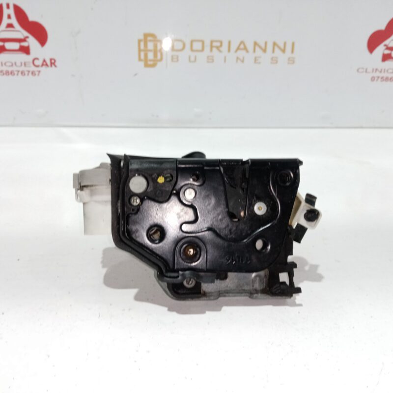 Broasca portiera stanga fata Audi A4 B9 Avant 2015 - 2019