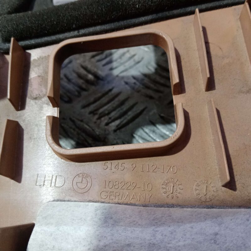 Ornament Plansa Bord Bmw Seria 7 2008-2015 - imagine 5