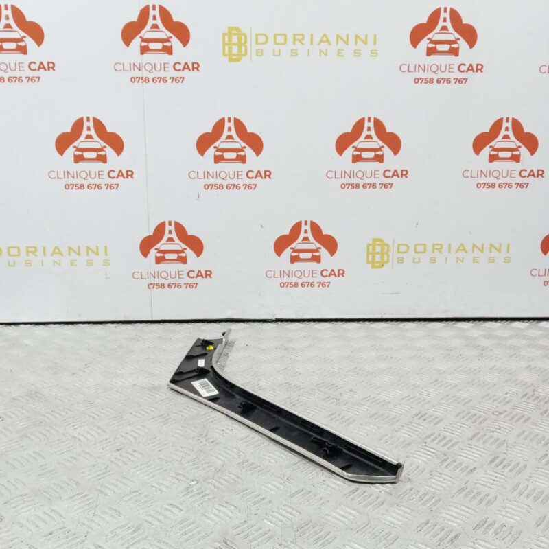 Ornament Consola Centrala Dreapta Land Rover Range Rover Evoque 2011-2021 - imagine 4